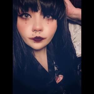 Meet your Posher, Michaela